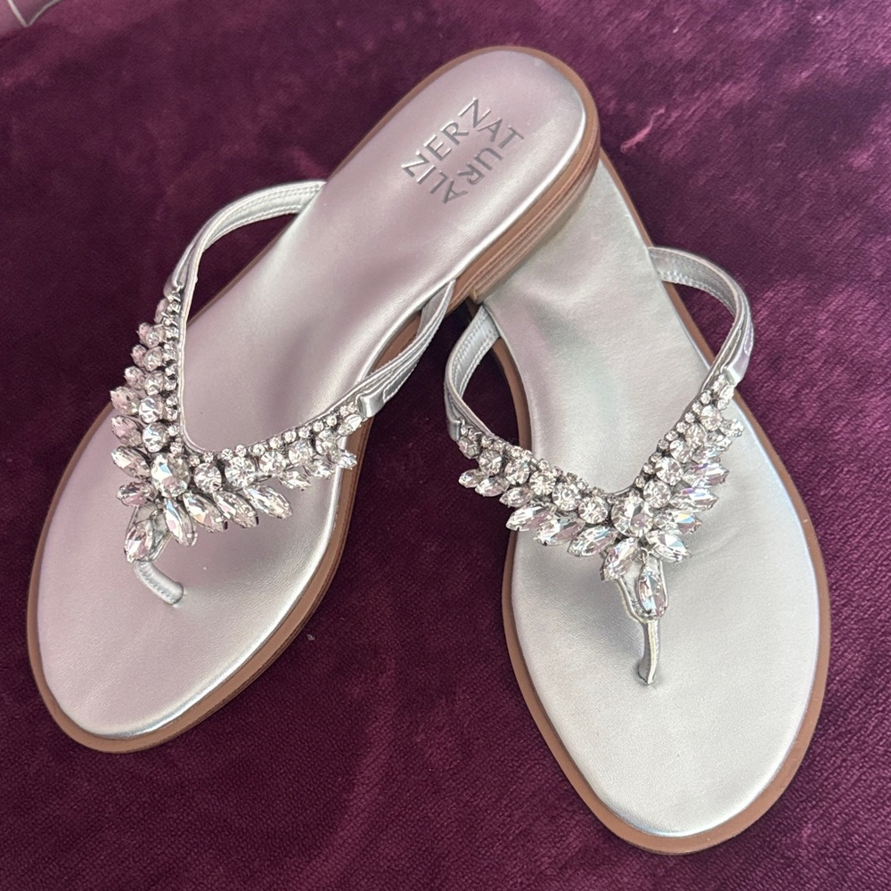 Fallyn Silver Embellished Sandals by Naturalizer Sz 8.5. NWT